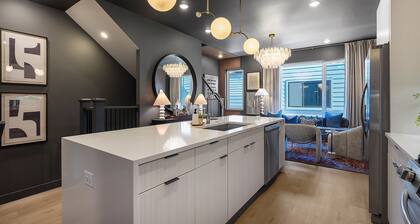 Luxe Stay Near Downtown | Karaoke, 9 Beds, Pool, Hot Tub, Sleeps 12+
