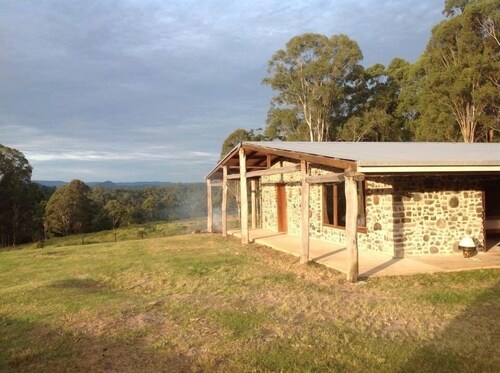 Bonalbo Wilderness Retreat - secluded off grid accomodation- sleeps up to 14