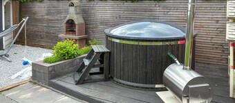 Cozy home in Bunschoten-Spakenbu with sauna