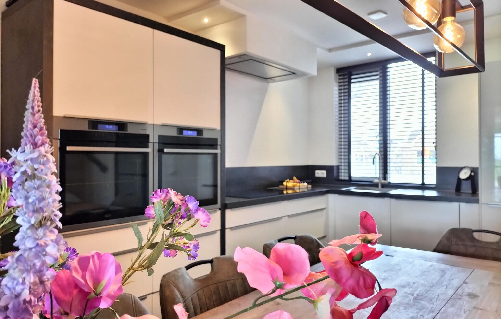 Frigorifero, forno, piano cottura, lavastoviglie