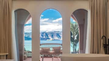 Romantic Room, Lake View