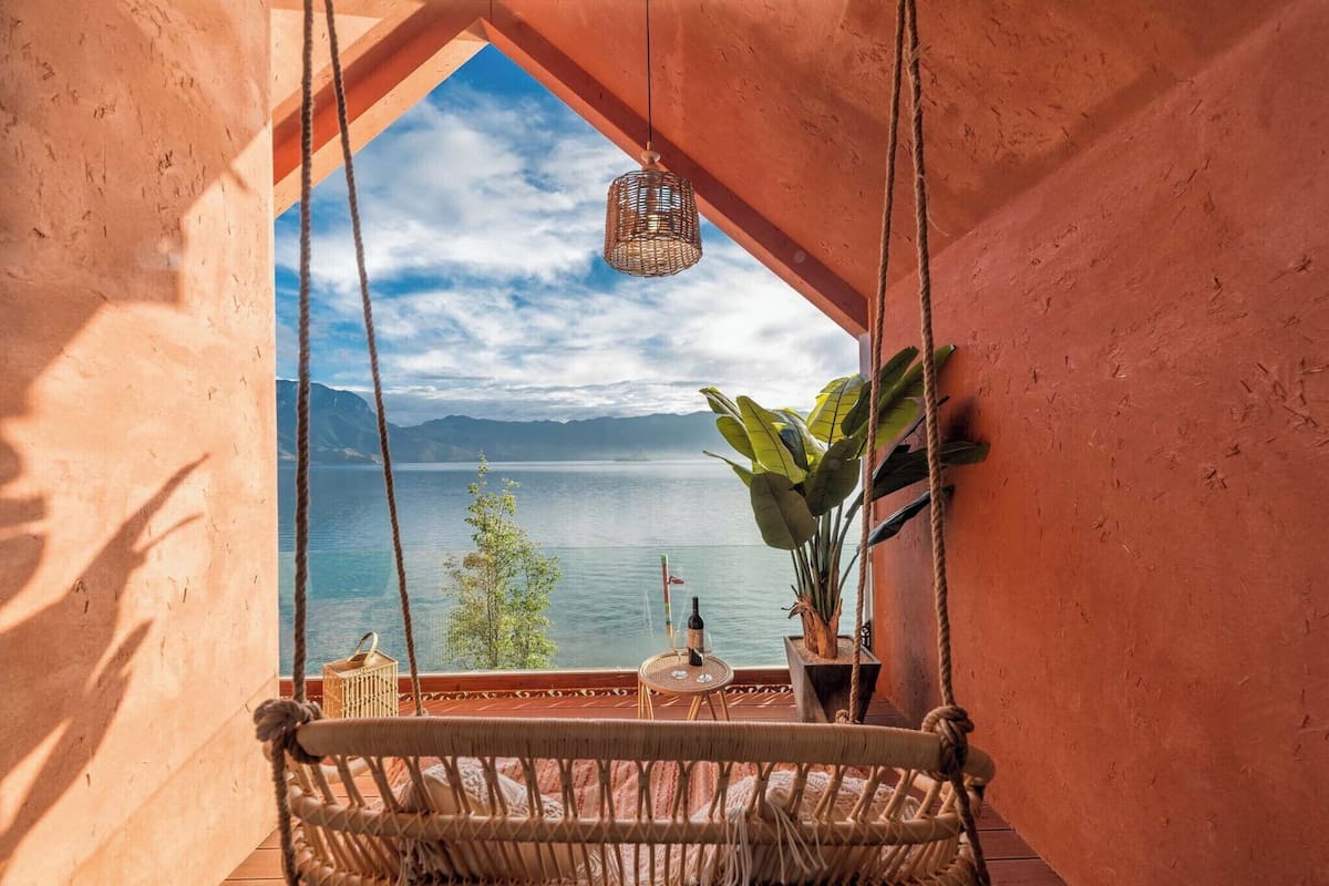 奢華套房, 湖景 | 露台/庭院