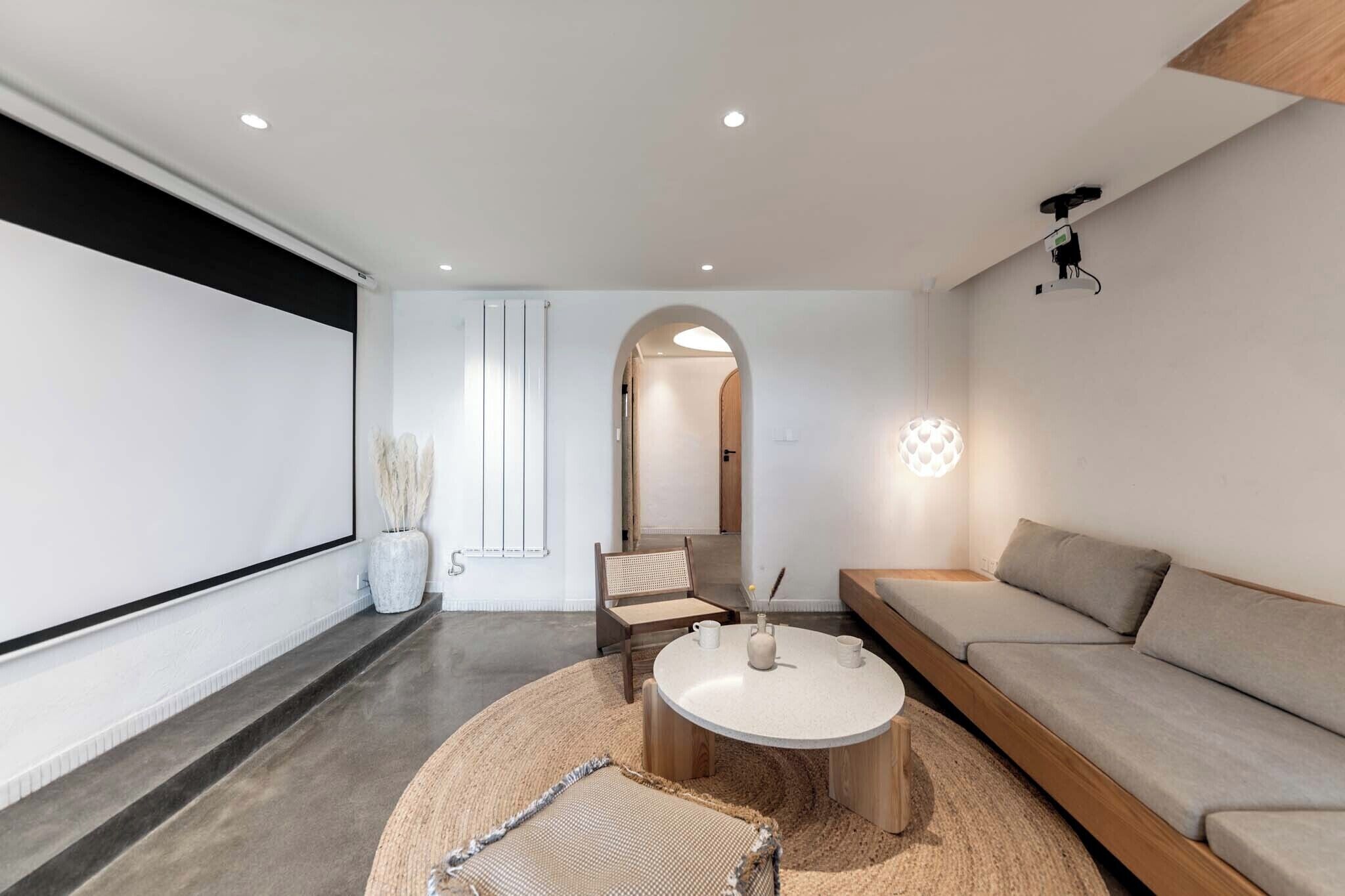 Superior Room, Lake View | Living room