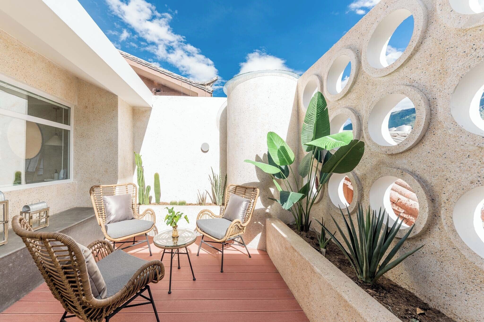 Luxury Suite, Lake View | Terrace/patio