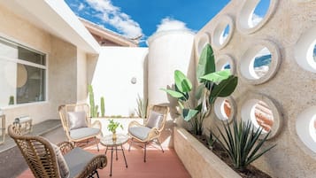 Luxury Suite, Lake View | Terrace/patio