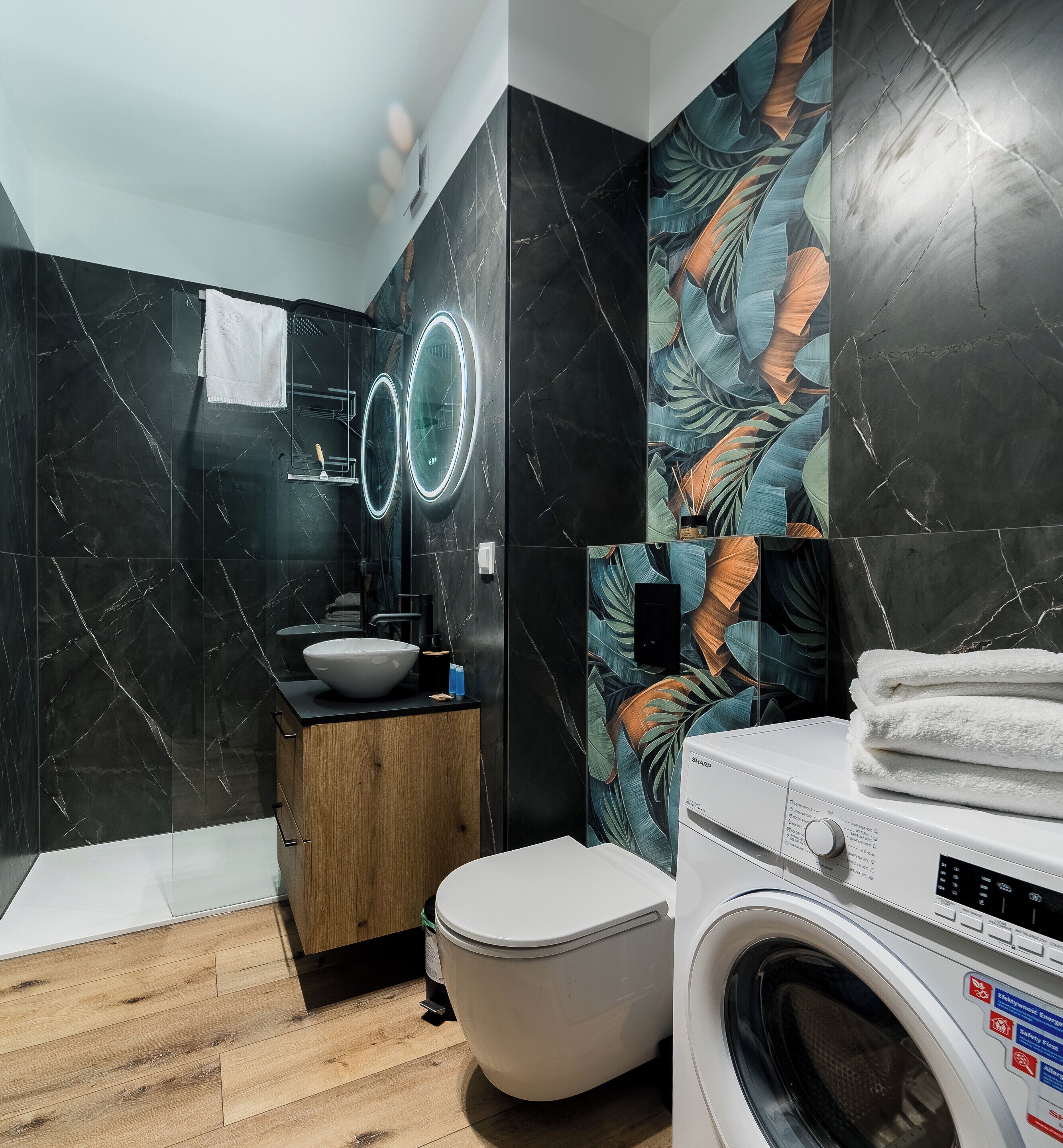 Shower, hair dryer, towels