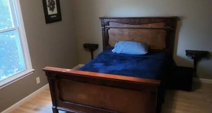 Private 1-Bedroom Spa Retreat in 4-Bedroom Home with Steam Shower Comfort