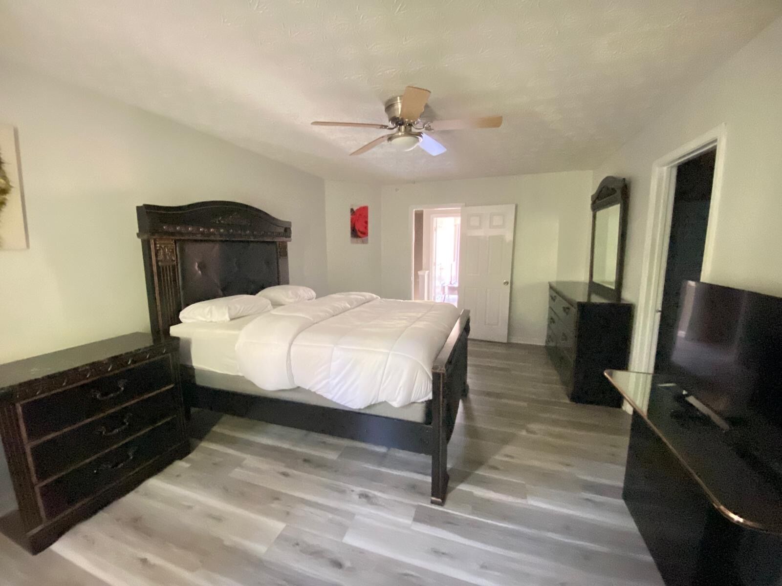 2 habitaciones, tabla de planchar con plancha y wifi gratis 