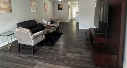 Beautiful townhome in Lawrenceville
