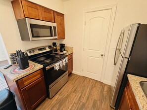 Private kitchen - Monthly 1BR Furnished Phoenix Apt w/ Pool & Free Parking (Phoenix)