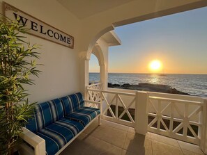 Property grounds - 1BR Oceanfront  Double Suite w/ Kitchenette-Dorey (Negril)
