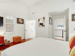 Iron/ironing board, travel cot, WiFi, bed sheets - Award-Winning Historic Church Retreat in Savannah (Savannah)