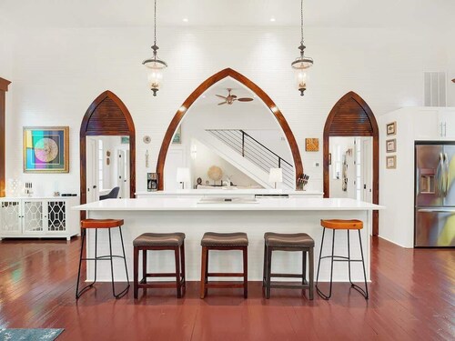 Unbelievable Historic Church Retreat The Sanctuary