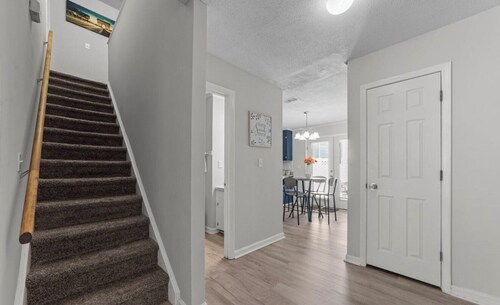 Cozy updated Townhouse near Convention District with A/C