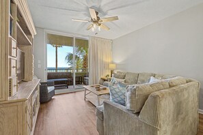 Living area - Beach Club 3BR · Renovated · No Elevator Wait (Gulf Shores)