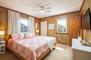 3 slaapkamers, een strijkplank/strijkijzer, gratis wifi, beddengoed