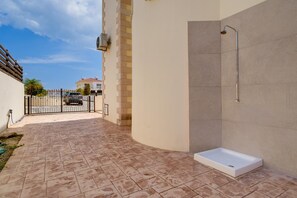 Property grounds - Villa Tia by Ezoria Villas (Ayia Napa)