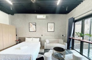 Deluxe Double Room, Microwave, Tower | Interior - Minh Hung Apartment & Hotel (Da Nang)