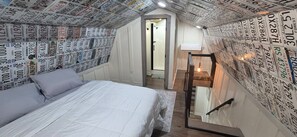 Room - The Barn in Valley (Valley)