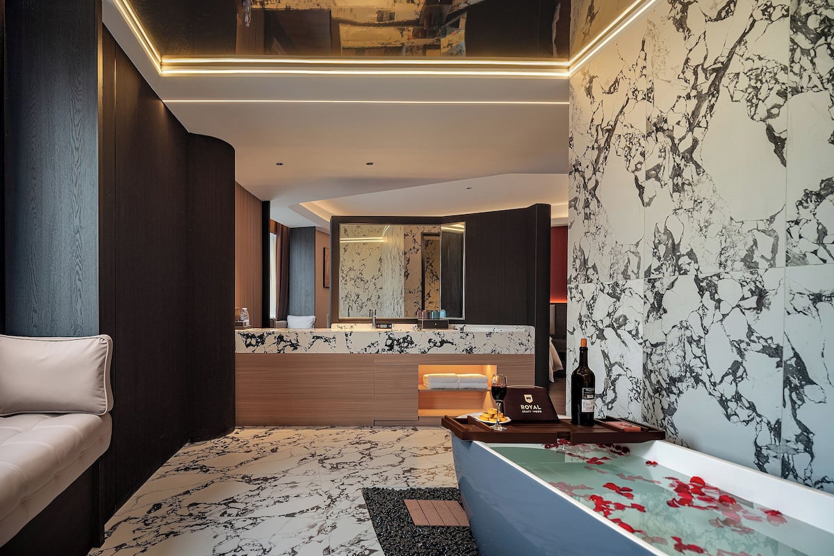 Suíte superluxo, vista para a cidade | Saguão