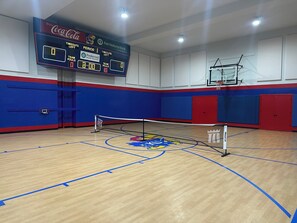 Sports court - Entertainers Dream (Parkville)