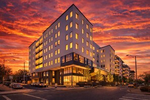 Exterior - Muse - Pool & Gym - Walk to Broadway (Nashville)