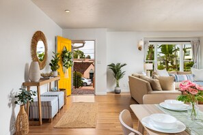 TV, fireplace, offices - Newly Remodeled Coastal Cottage Steps to Beach (San Diego)