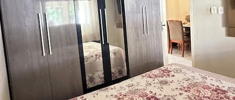 3 chambres, fer et planche Ă repasser, accĂšs Internet, draps fournis