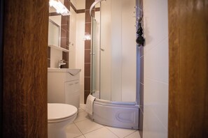 Shower, towels - Lovely Studio Apartment 5 Vrsar, Vrsar, Croatia (Vrsar)