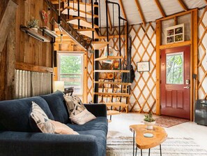 Smart TV, fireplace - Simply Serenity Yurt- Magical Getaway w/ Hot Tub (Fancy Gap)