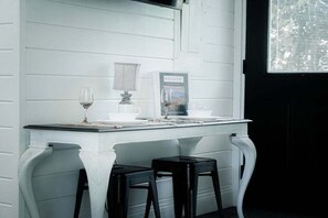 Dining - Starry Snug - A Romantic & Relaxing Getaway (Hillsville)