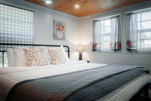 Room - Starry Snug - A Romantic & Relaxing Getaway (Hillsville)