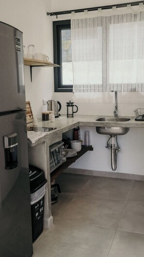 Fridge, oven, stovetop, coffee/tea maker - Casa Antonia - all units (Manzanillo)