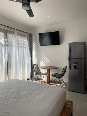 3 bedrooms, free WiFi, bed sheets - Casa Antonia - all units (Manzanillo)
