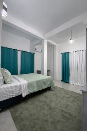 2 bedrooms, iron/ironing board, WiFi, bed sheets - Serene 2-bedroom apartment with AC in Saint David (Saint David)