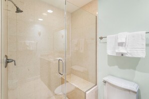 Hair dryer, towels - Enjoy the best of Destin at the Harbor Lookout by Rockstar Retreats! (Destin)