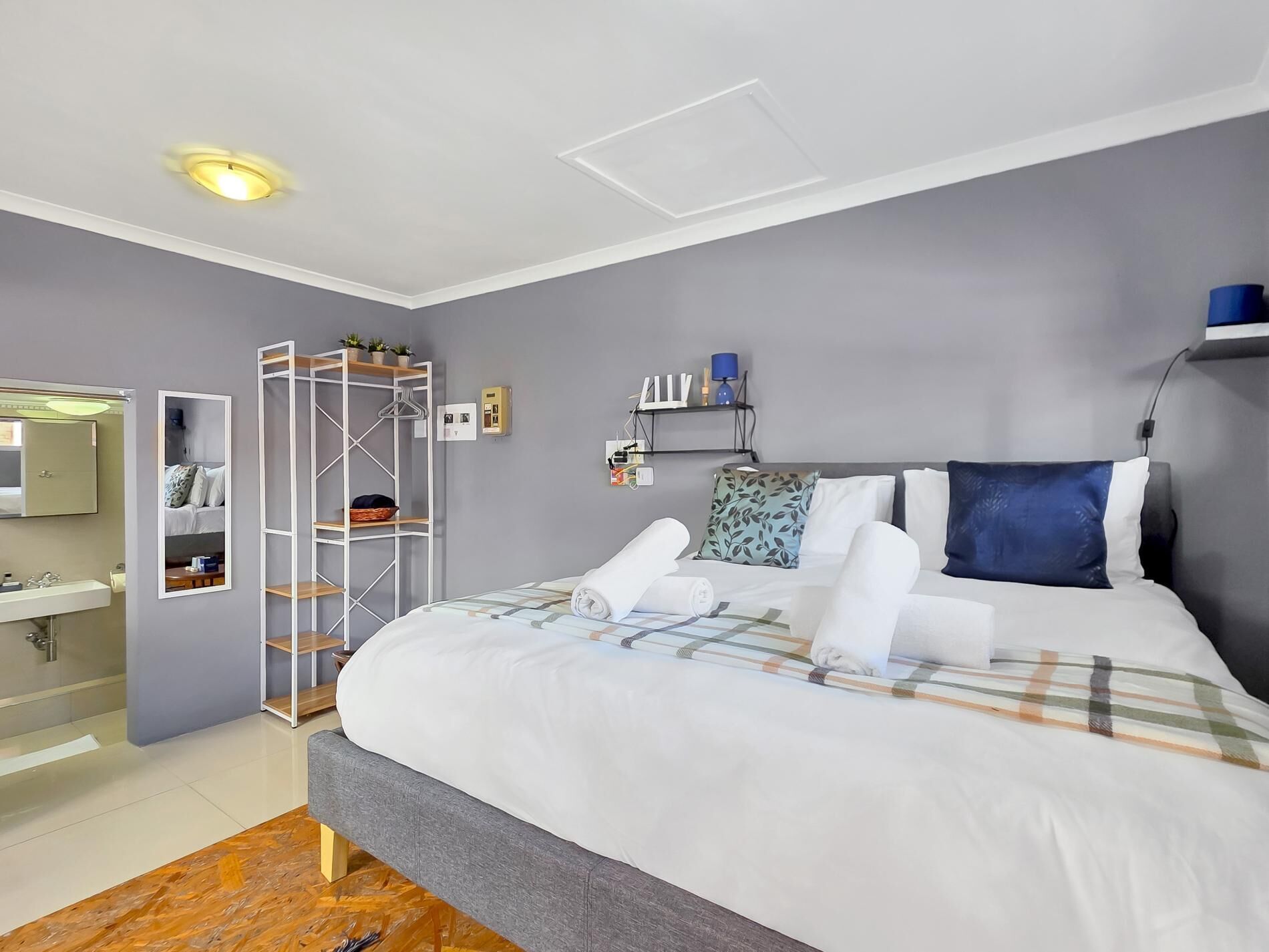 1 chambre, fer et planche à repasser, Wi-Fi, draps fournis
