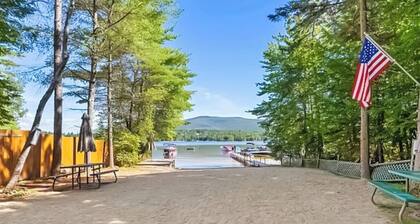 Cozy Dog Friendly Cottage w/ large deck, firepit, partial a/c & walk to lake