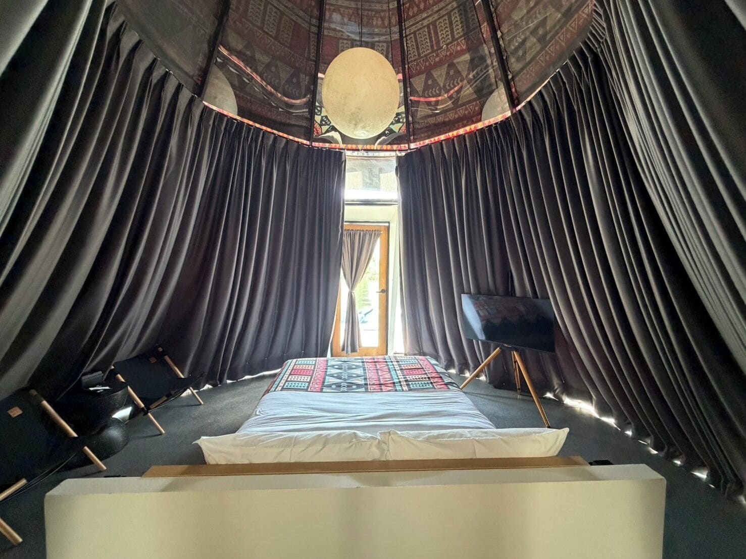 Superior Villa, Private Pool, River View | Desk, rollaway beds, bed sheets
