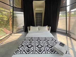 Family Villa, 3 Bedrooms, Private Pool | Desk, rollaway beds, bed sheets