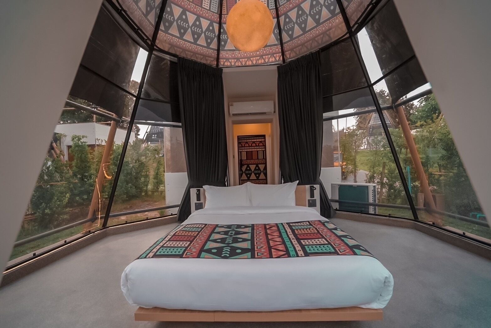 Superior Villa, Private Pool, River View | Desk, rollaway beds, bed sheets