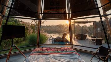 Deluxe Villa, Private Pool, River View | Desk, rollaway beds (surcharge), bed sheets