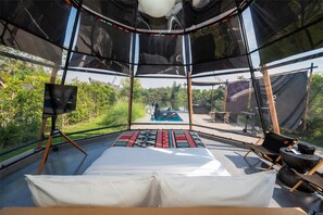 Deluxe Villa, Private Pool, River View | Desk, rollaway beds, bed sheets