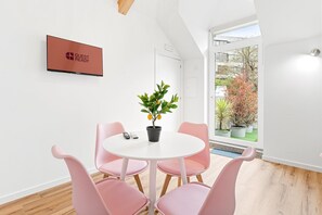 Dining - GuestReady - Charming studio with rooftop terrace (Porto)