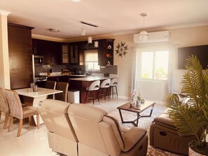 Dining room - Tranquility Loft, Ocho Rios, Solar Powered (Ocho Rios)