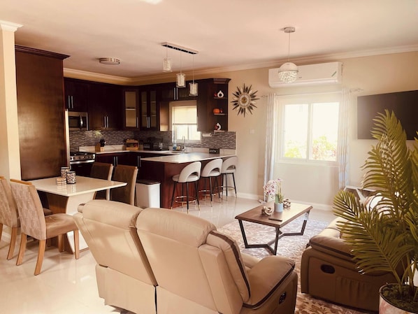 House, 2 Bedrooms, Balcony | Dining room
