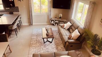 House, 2 Bedrooms, Balcony | Living area
