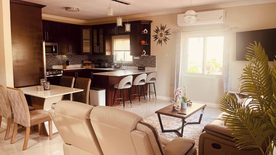 Tranquility Loft, Ocho Rios, Solar Powered