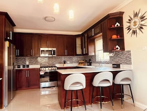 House, 2 Bedrooms, Balcony | Interior