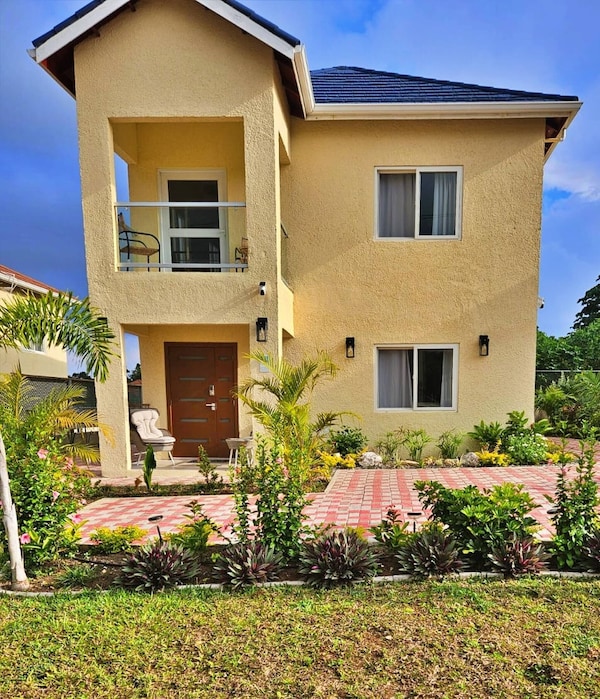 Tranquility Loft, Ocho Rios, Solar Powered - Ocho Rios
